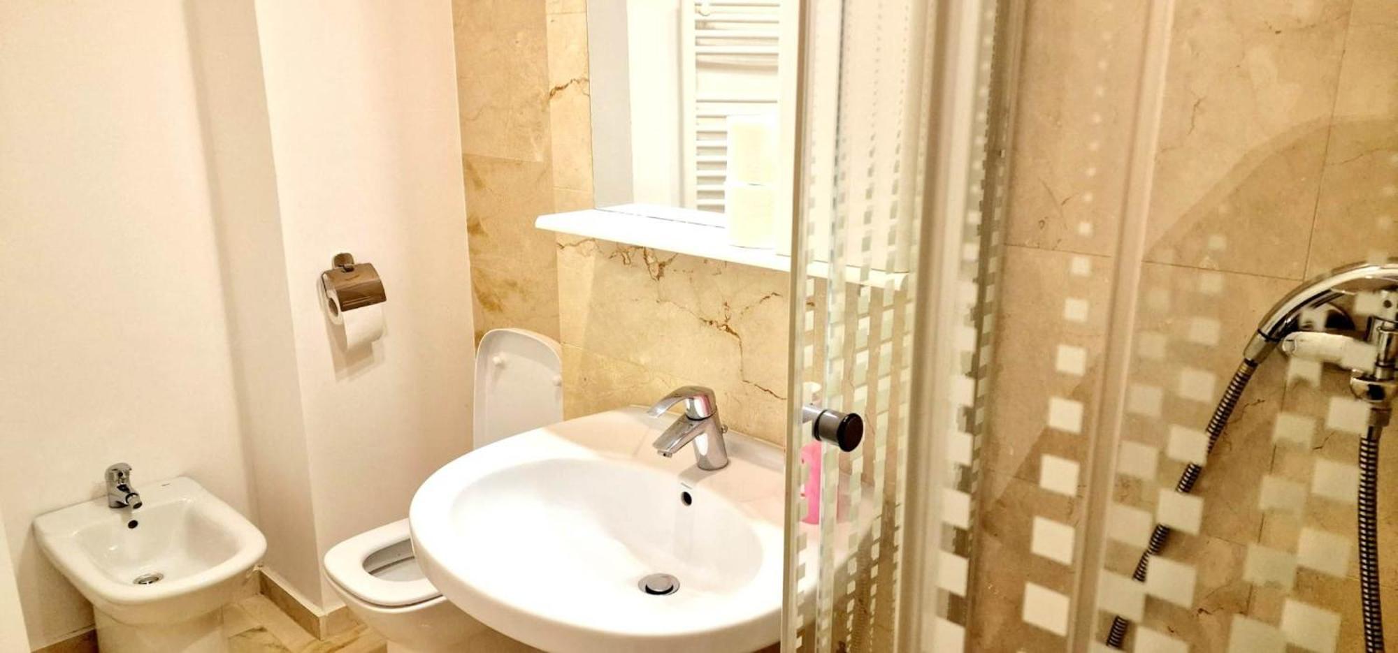 Big & Cosy Apartment With 3 Double Beds & 2 Bathrooms Iasi Luaran gambar